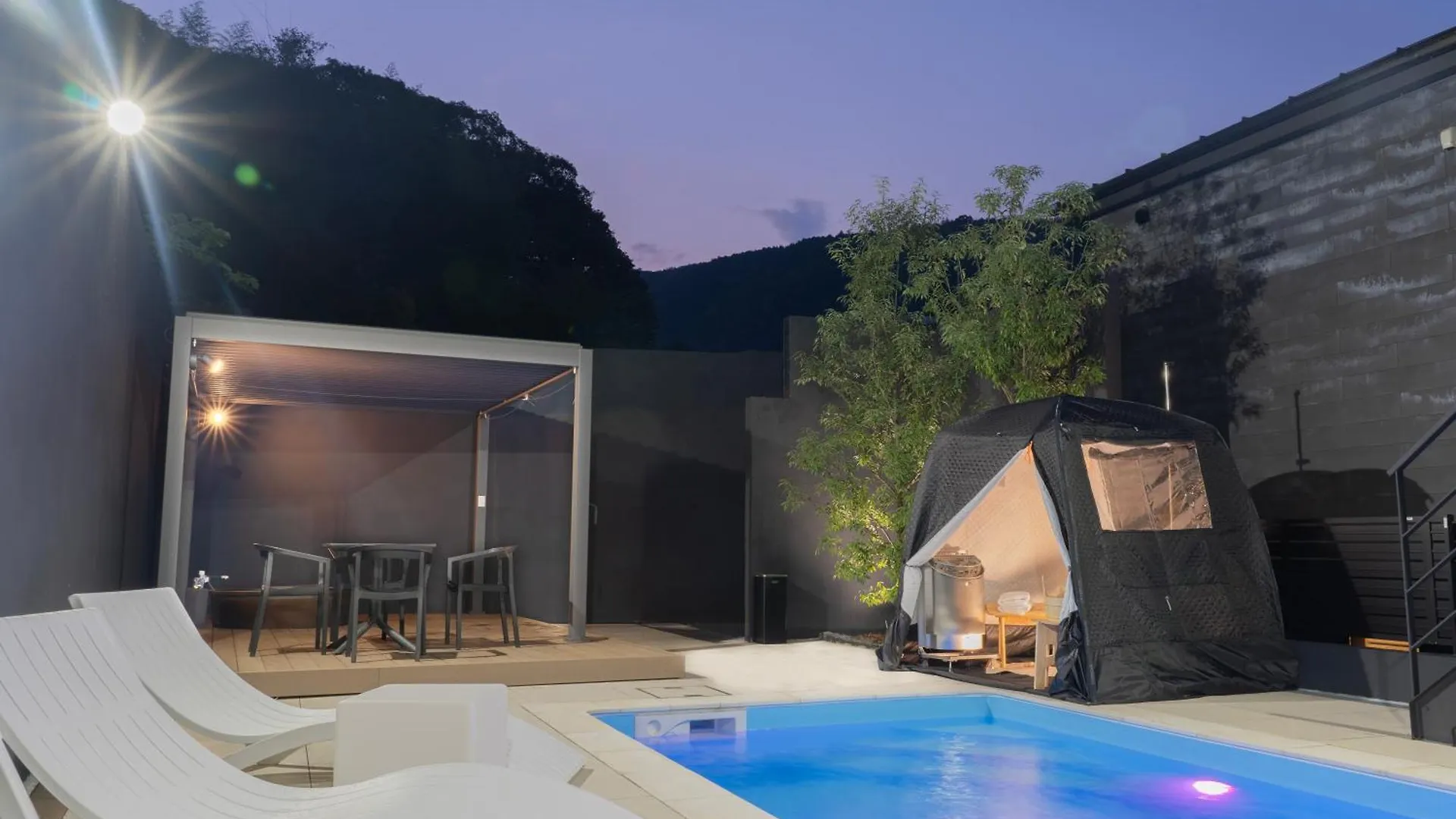 הוילה ルクス箱根湯本 Lux Hakone Yumoto 0*,  יפן
